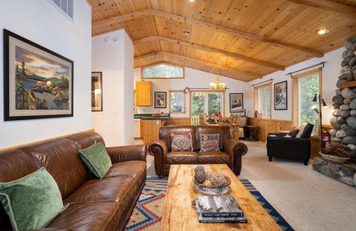 Kings Beach House | North Shore - Serene Home