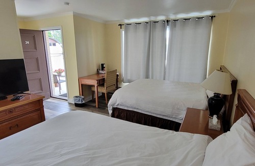 Algoma District Hotel | North Shore Wayside Inn