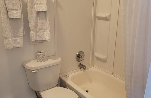 Algoma District Hotel | North Shore Wayside Inn