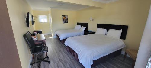 Algoma District Hotel | North Shore Wayside Inn