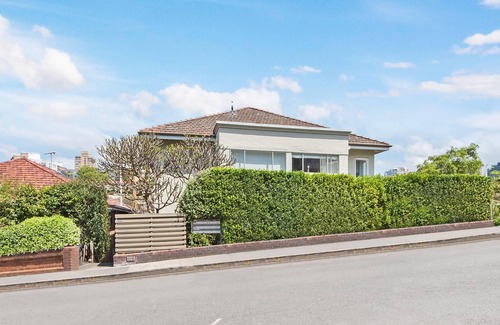 Kirribilli Apartment | North Sydney - HSNS1 - High Street - ChatGPT said: Harbourfront 1BR with Stunning Views Shared Garden in North Sydney