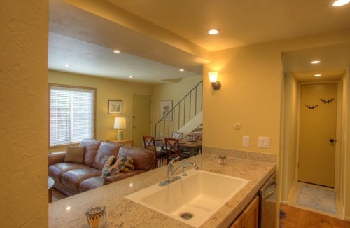 Lake Forest Condo | North Tahoe Condo, 2 Pools, Hot Tub, 0.5m easy walk to beach. Lvl 2 EV Charger
