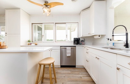 Howe House | North Twin Clover - Lake Front - Kayaks - Short drive to Shipshewana
