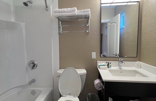 Pemberton Heights Hotel | North Vancouver Hotel