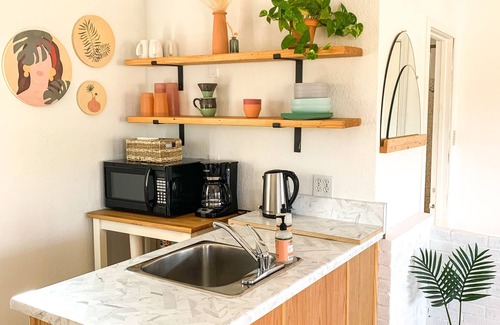 Alamedan Valley Apartment | North Valley Casita near Balloon Fiesta Park