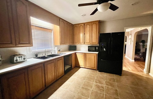 Los Ranchos de Albuquerque House | 🌶️North Valley Ranch+RV Parking+Mountain Views — Family, Corporate, Long Term 🌄