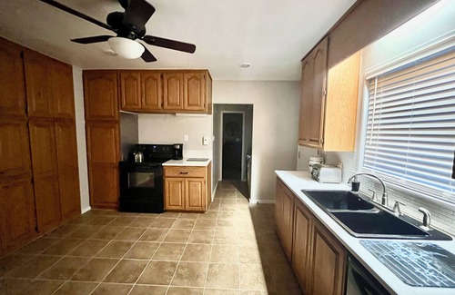 Los Ranchos de Albuquerque House | 🌶️North Valley Ranch+RV Parking+Mountain Views — Family, Corporate, Long Term 🌄