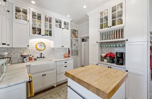 Prescott House | North Vernon~ Vintage Retreat in the ❤️ of Prescott!