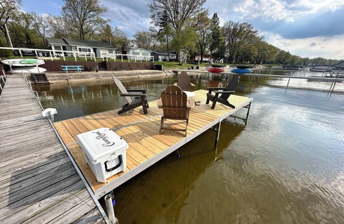 Prudenville Cottage | North View Cabins #2 - Cozy 2Bed/1Ba Cabin with Private Deck on the Lake!