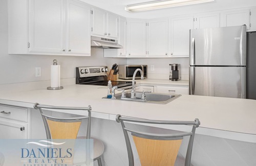 North Wildwood Condo | North Wildwood condo steps from the Beach!