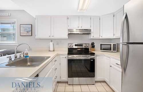 North Wildwood Condo | North Wildwood condo steps from the Beach!