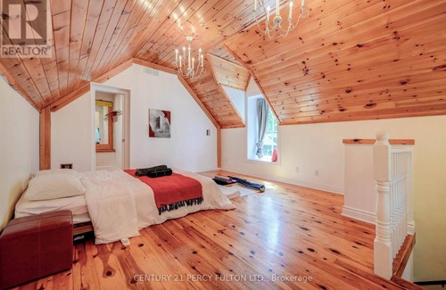 Pickering Bed & Breakfast | North Wing Master Unit in Pickering Stonehouse