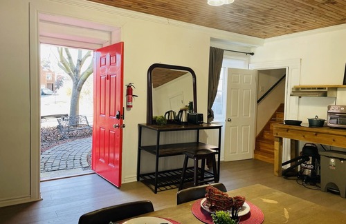 Pickering Bed & Breakfast | North Wing Master Unit in Pickering Stonehouse