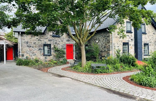 Pickering Bed & Breakfast | North Wing Master Unit in Pickering Stonehouse