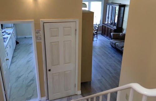 Unionville House | North York Room Close to HWY 401 and DVP