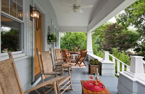 Northampton House | Northampton/Smith 3BR Home – A/C, Porch, Waterfall Garden, Walk Everywhere