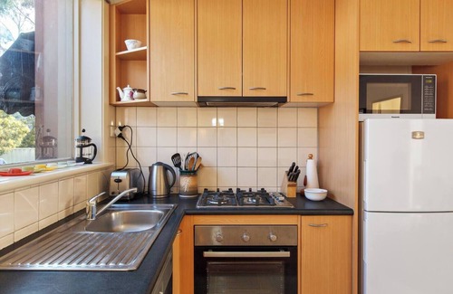 Northcote Apartment | Northcote Charm Spacious and Quiet Suburban Stay