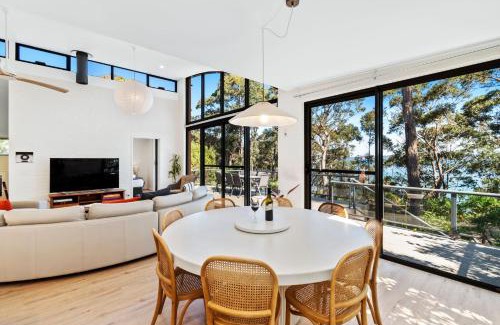 Long Beach House | Northcove Road Clifftop Living