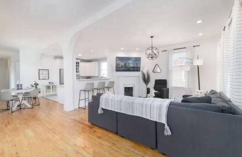 Springfield Apartment | Northeast Florida Retreat