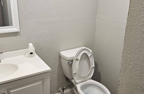 Cloverleaf House | Northeast townhome ready to host you