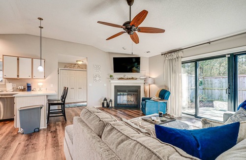 Ogden House | Northeast Wilmington Home ~ 5 Mi to Beach!