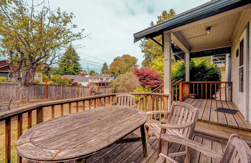 West End House | Northend Charmer! Your own Private space and bathroom in Tacoma’s beautiful NE.