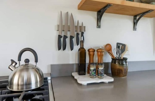 Elberta House | Northern Arches - 4 season home 5 min to beach & Frankfort