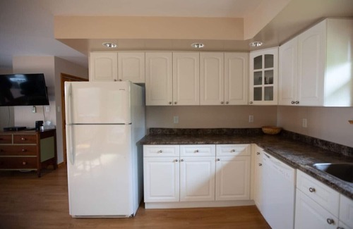 Nipissing House | Northern Hideaway - 3 bedroom 4 season Home