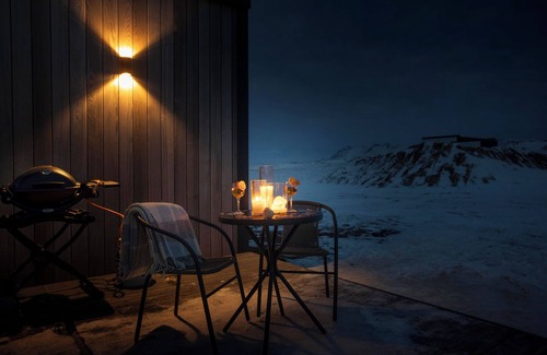 Rangarþing ytra Cabin | Northern lights galore! AURA Retreat - ROK Cabin w private hot tub & sauna.