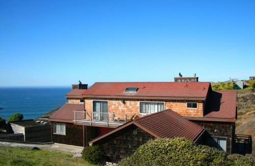 Dillon Beach House | Northern Lights! Hot Tub! Game Room! Expansive and Spacious!