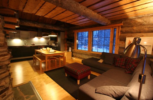 Lampivaara Cabin | NORTHERN LIGHTS Log Cabin Gregory A