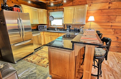 Creston Cabin | Northern Peaks Farm-Open for Bookings! Fire Pit, WIFI, Hot Tub
