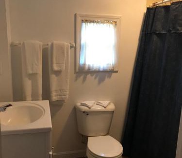 Upper Village Hotel | Northern Peaks Motor Inn