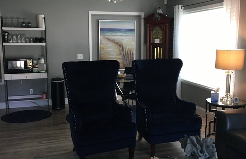 Elk Rapids House | Northern Retreat - Downtown Elk Rapids, nearby Traverse City and Flint Fields!