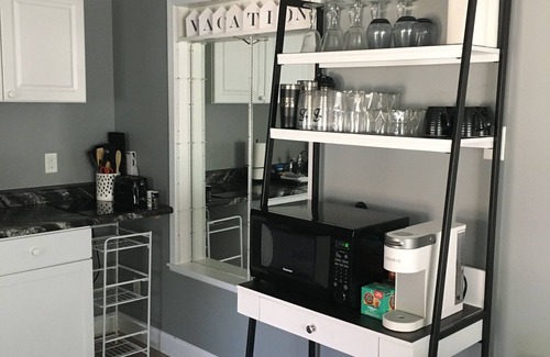 Elk Rapids House | Northern Retreat - Downtown Elk Rapids, nearby Traverse City and Flint Fields!