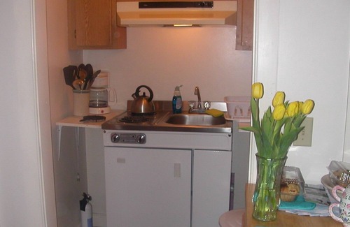 North Smithfield Apartment | Northern Rhode Island Antique Home One-Bedroom Second Floor Apartment