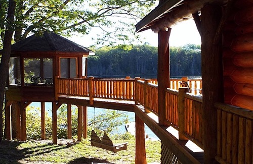 Lewiston Cabin | Northern Serenity at the rustic White Stag Lodge