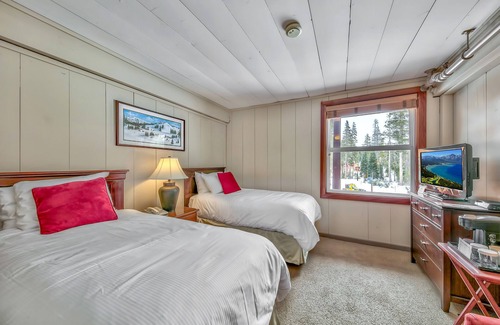 Sugar Bowl Resort Hotel | Northern Twin Room