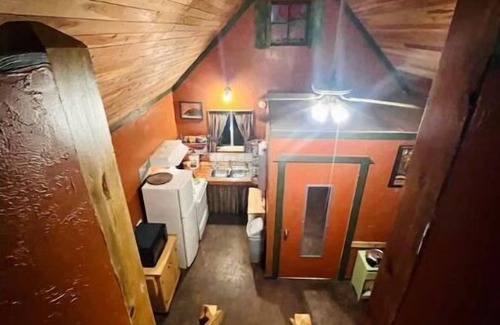 Okanogan Cabin | NorthFork Lodge Cabin #3 “The Maple”