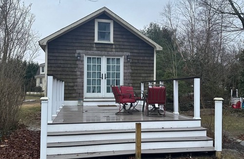 Jamesport Cottage | Northfork Ranch Style Cottage walking distance to beach & Wineries