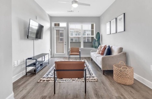 Paw Creek Apartment | Northlake Gem minutes from Uptown