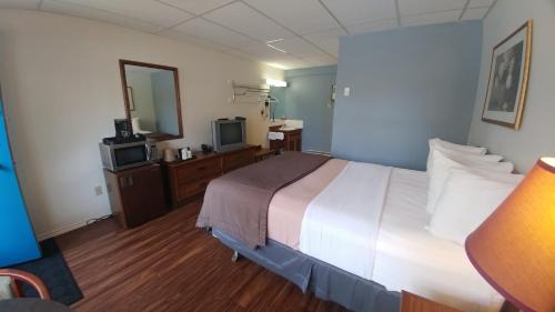 Algoma District Hotel | Northlander Motel