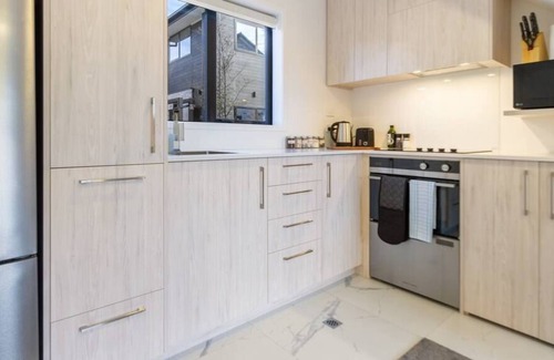 Papanui House | Northlands Delight 1 Bed 1 Bath w/King Bed