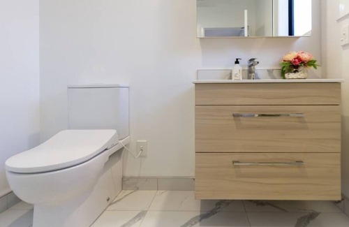 Papanui House | Northlands Delight 1 Bed 1 Bath w/King Bed