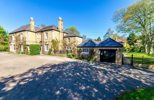 Wainfleet All Saints House | Northolme Hall - Large Country Mansion with Indoor Pool