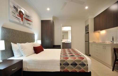 Harlaxton Hotel | Northpoint Motel Apartments
