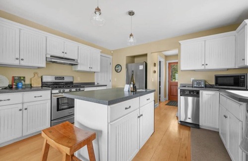 Northport House | Northport Bay Beach Getaway with Hot Tub!