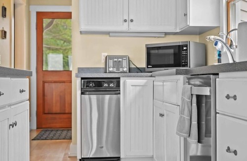 Northport House | Northport Bay Beach Getaway with Hot Tub!