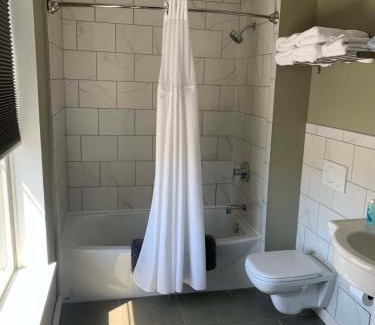 Northport House | Northport Inn Boutique Hotel Room 8