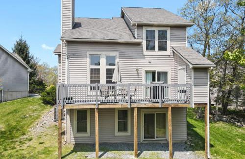 Tannersville House | Northridge 197